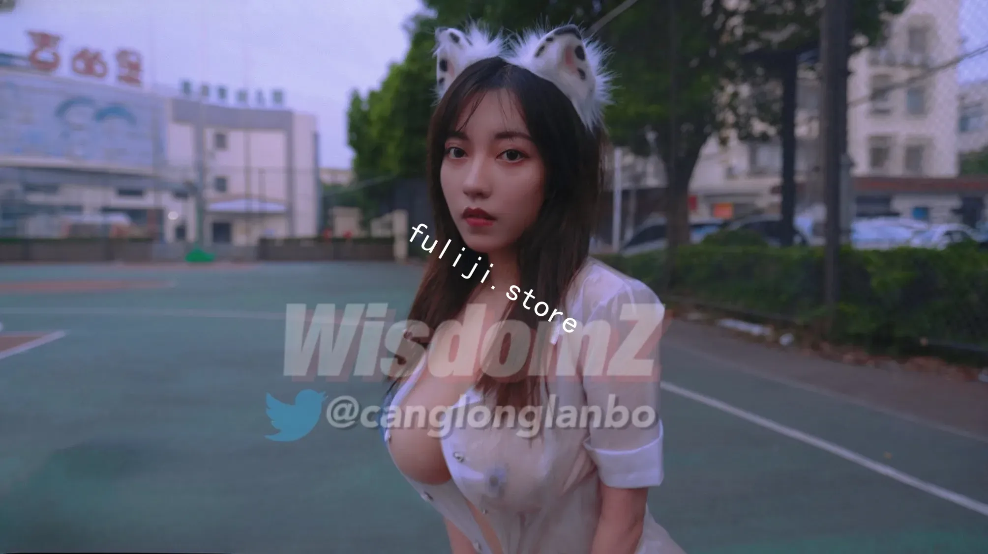 推特巨乳女神『WisdomZ酒月』 调教巨乳自拍合集 【27V 1738p 1.7G】